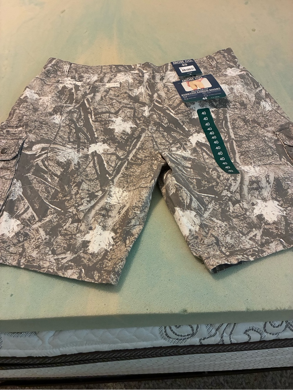 Men's Iron CO Gray Camouflage Cargo Shorts Size 40
